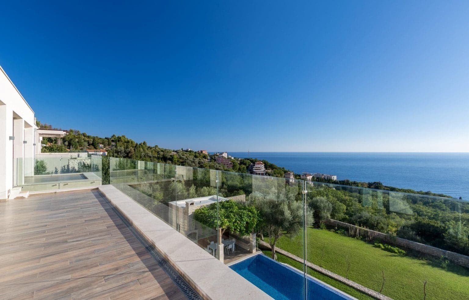 Five-Bedroom Villa Panorama in Reževići, Budva Riviera
