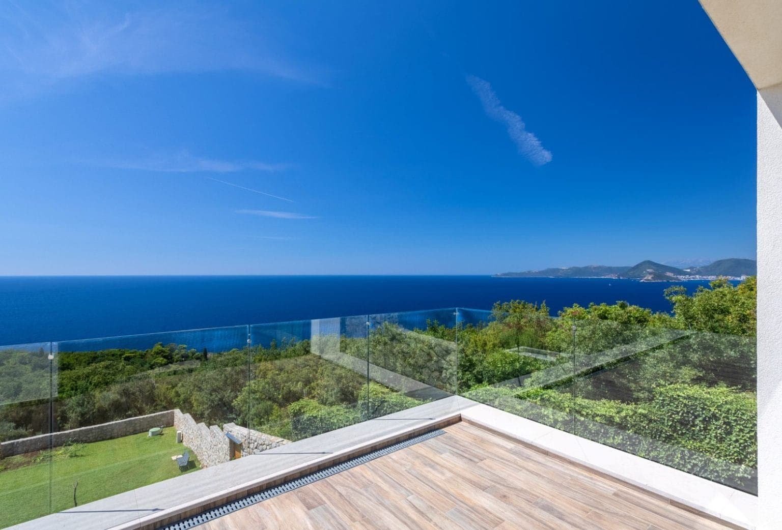 Five-Bedroom Villa Panorama in Reževići, Budva Riviera