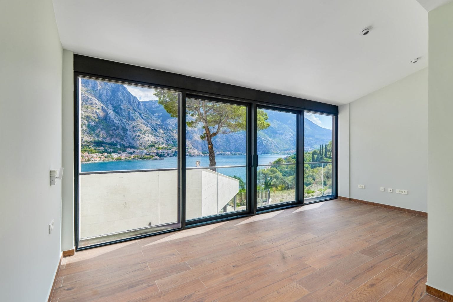 Villa Sunnyside in Prčanj, Kotor Bay
