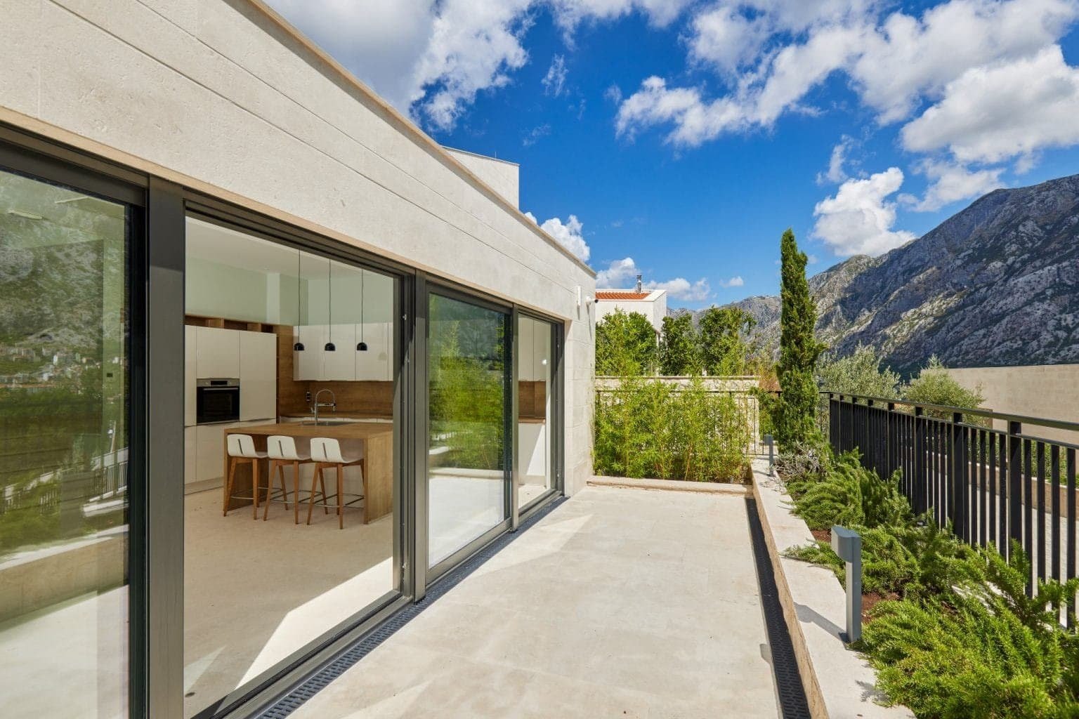 Villa Sunnyside in Prčanj, Kotor Bay