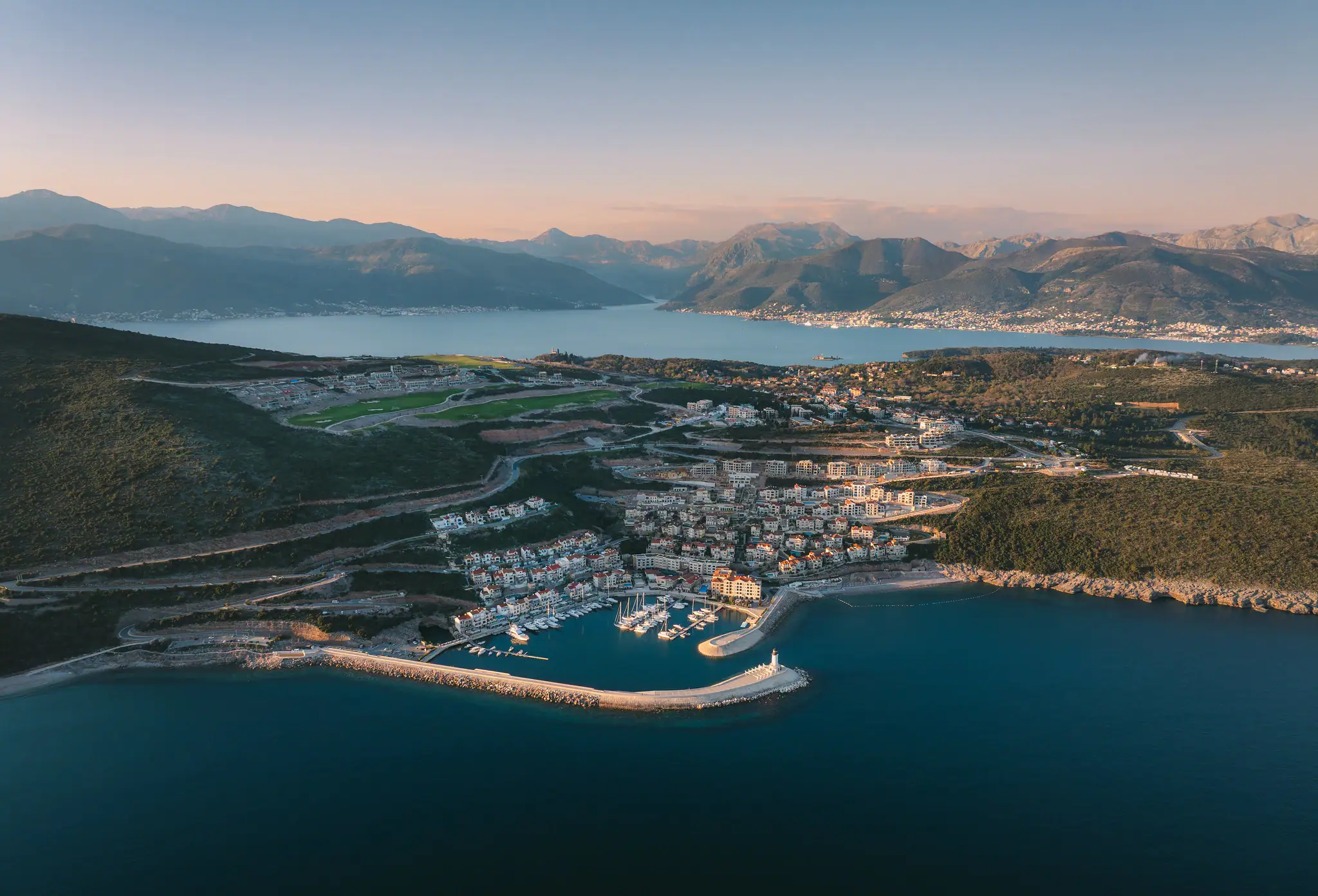 Crna Gora Real Estate: International Buyers Guide to Montenegro Property