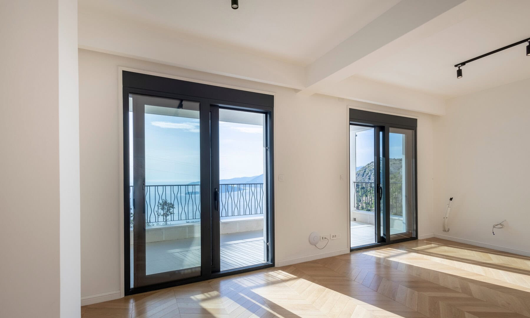 Four-Bedroom Villa with Pool and Wellness in Tudorovići, Budva