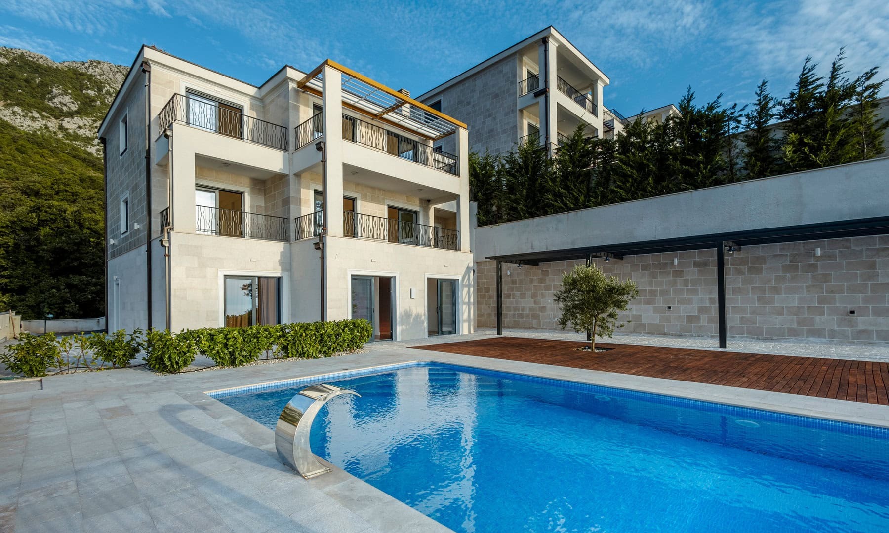 Four-Bedroom Villa with Pool and Wellness in Tudorovići, Budva