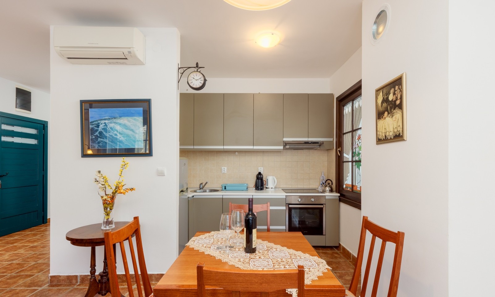 Two-Bedroom Furnished Apartment in Kostanjica, Kotor Bay