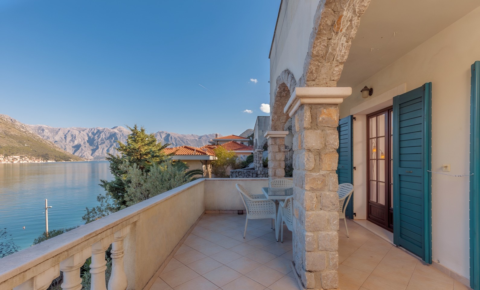 Two-Bedroom Furnished Apartment in Kostanjica, Kotor Bay