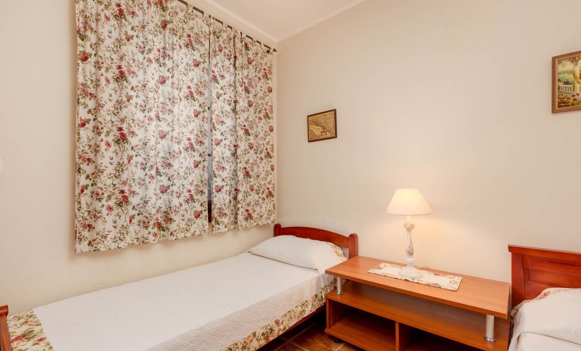 Two-Bedroom Furnished Apartment in Kostanjica, Kotor Bay