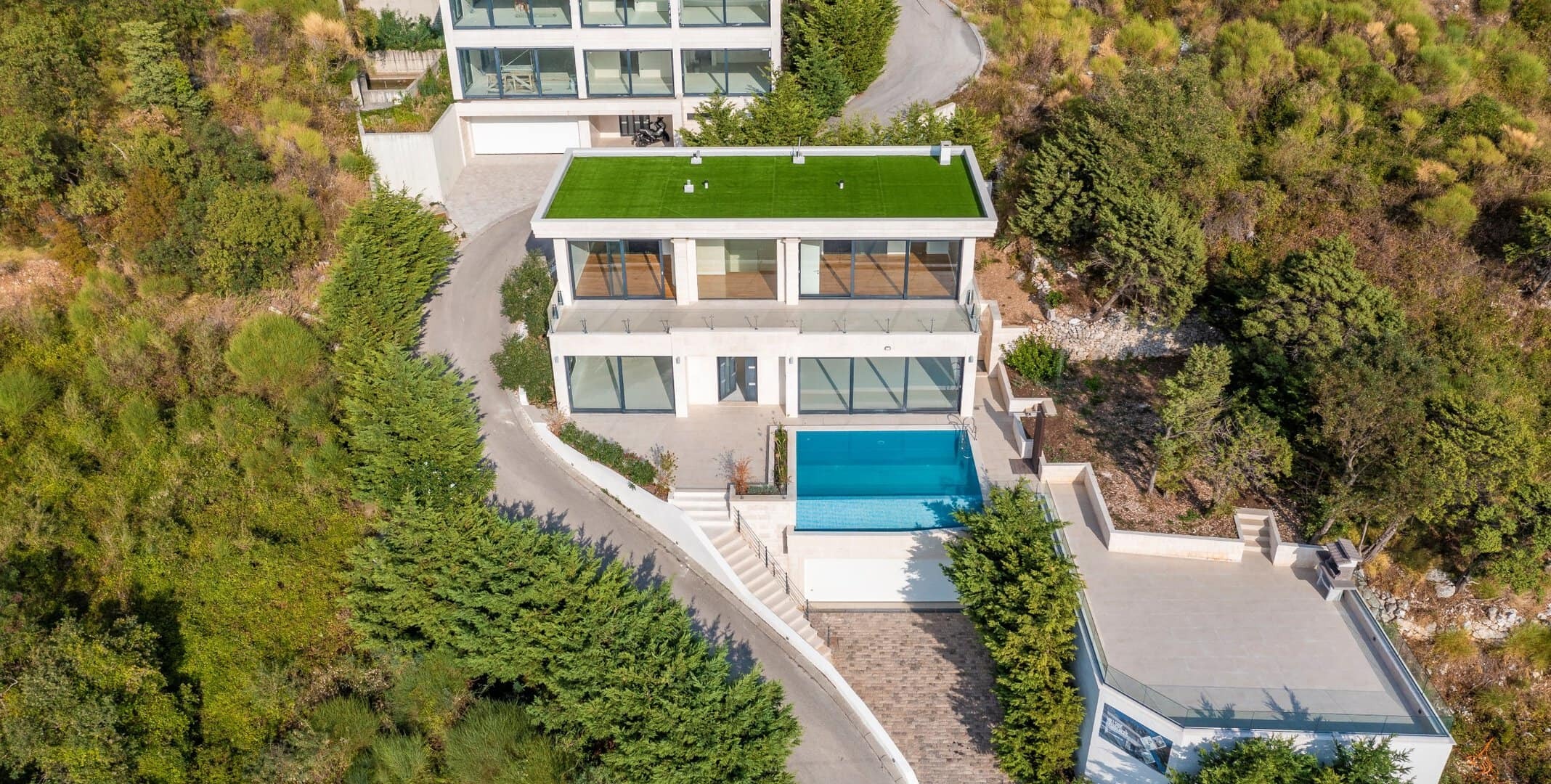 Three-Bedroom Villa with Pool in Tudorovići, Budva Riviera