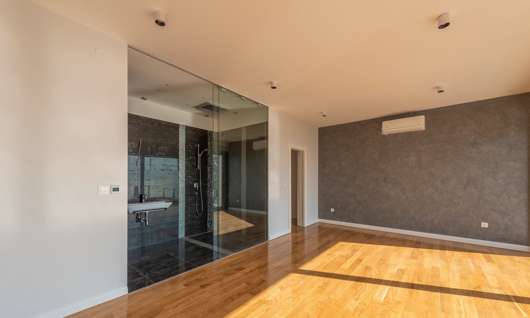 Three-Bedroom Villa with Pool in Tudorovići, Budva Riviera