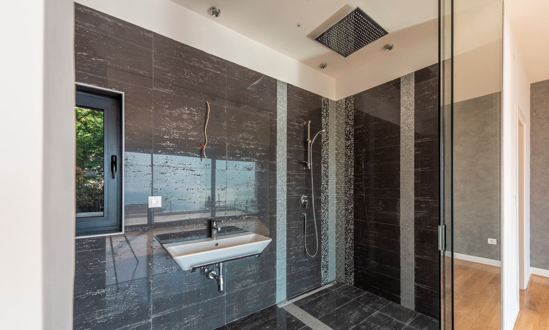 Three-Bedroom Villa with Pool in Tudorovići, Budva Riviera