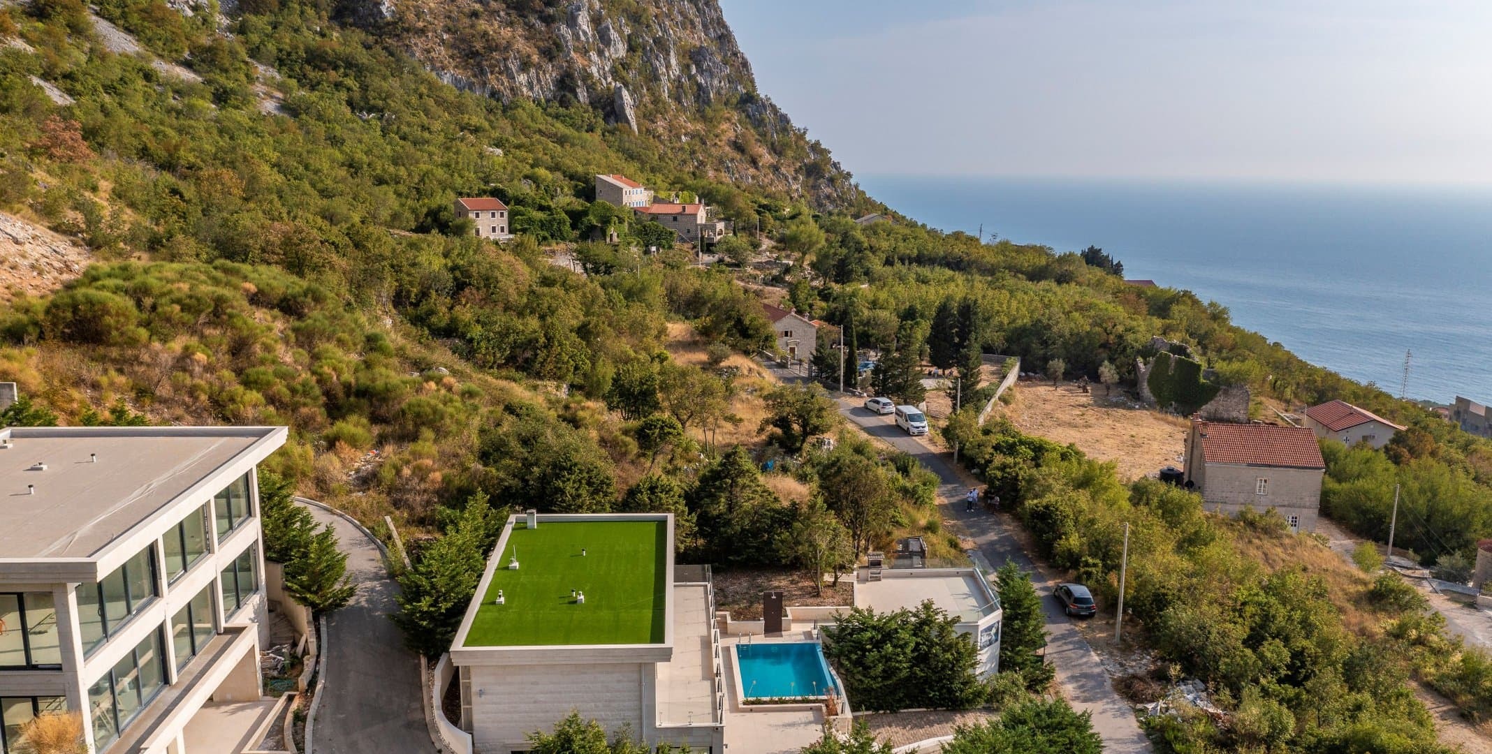 Three-Bedroom Villa with Pool in Tudorovići, Budva Riviera