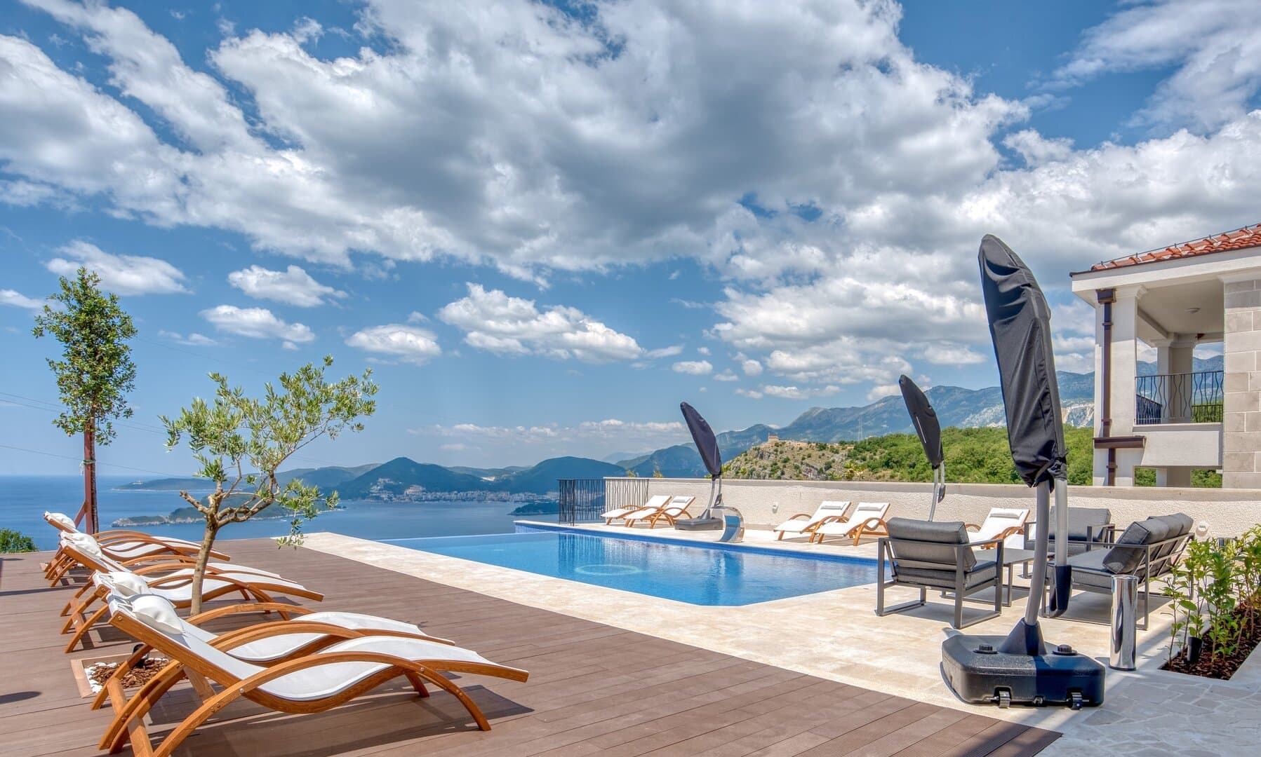 Boutique Apart Hotel with Pool in Tudorovići, Budva