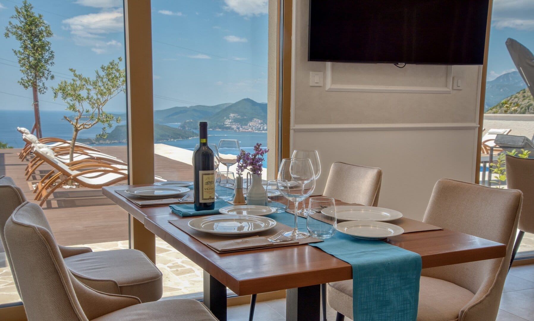 Boutique Apart Hotel with Pool in Tudorovići, Budva