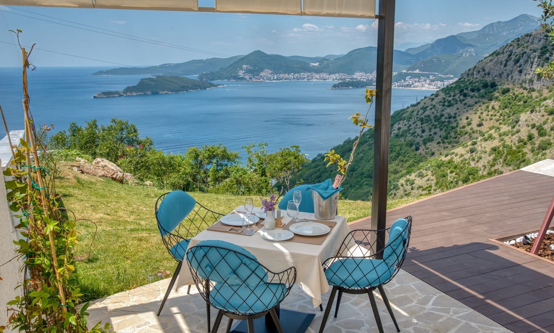 Boutique Apart Hotel with Pool in Tudorovići, Budva
