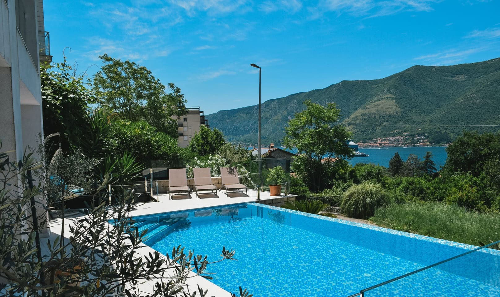 Six-Bedroom Villa with Pool in Dobrota, Kotor Bay