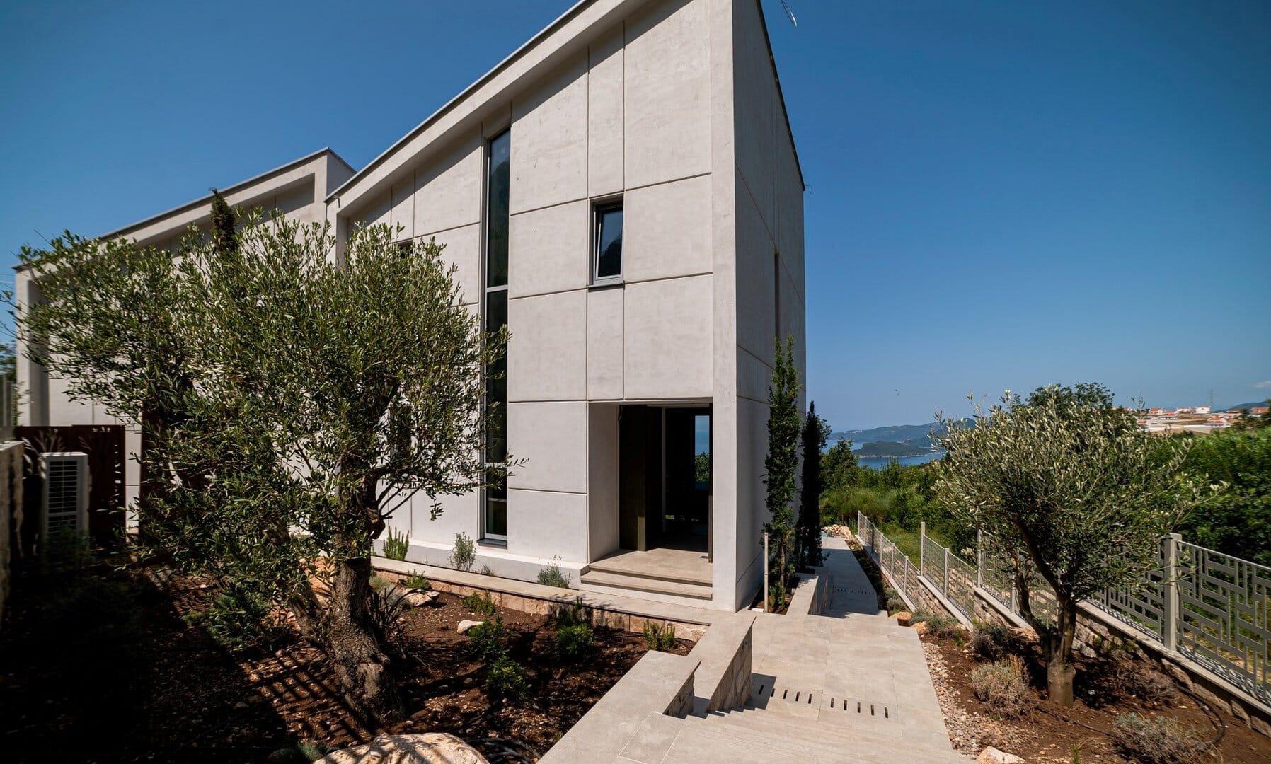 Four-Bedroom Eco Villa with Infinity Pool in Tudorovići, Budva