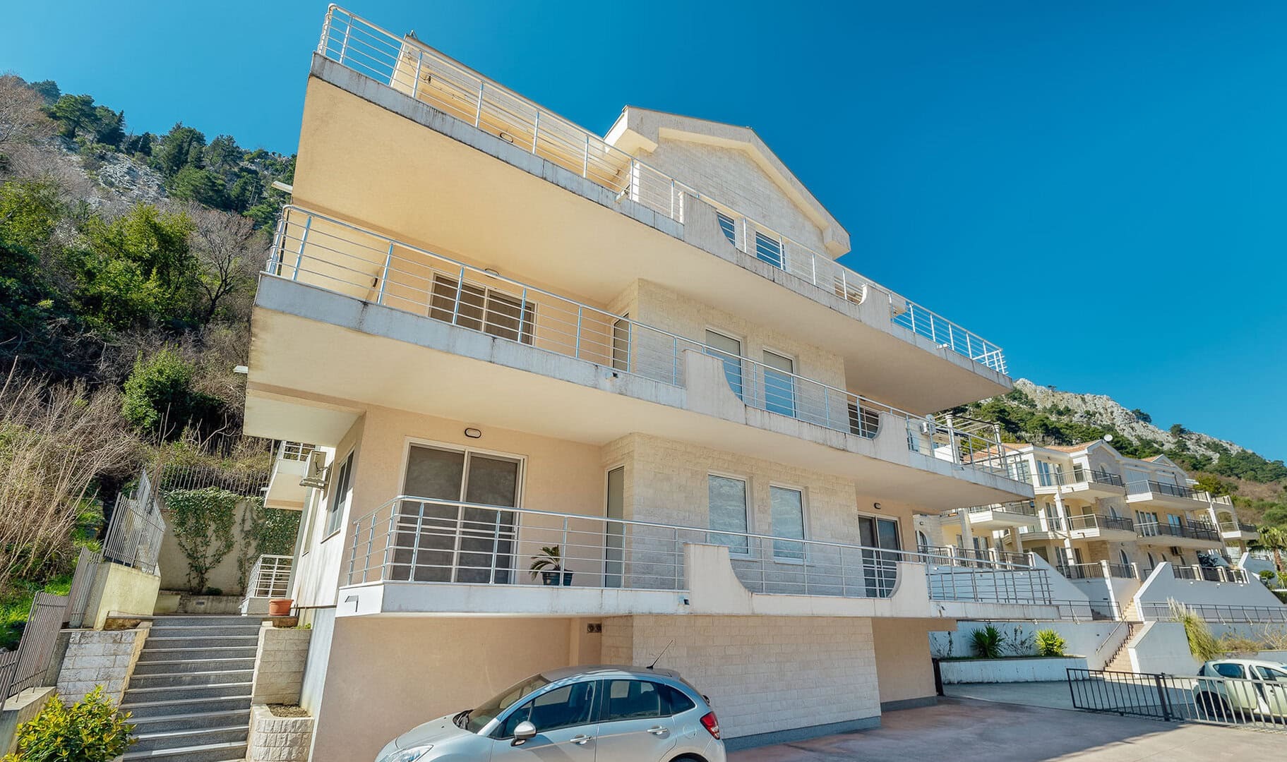 Two-Bedroom Bay-View Apartment in Muo, Kotor