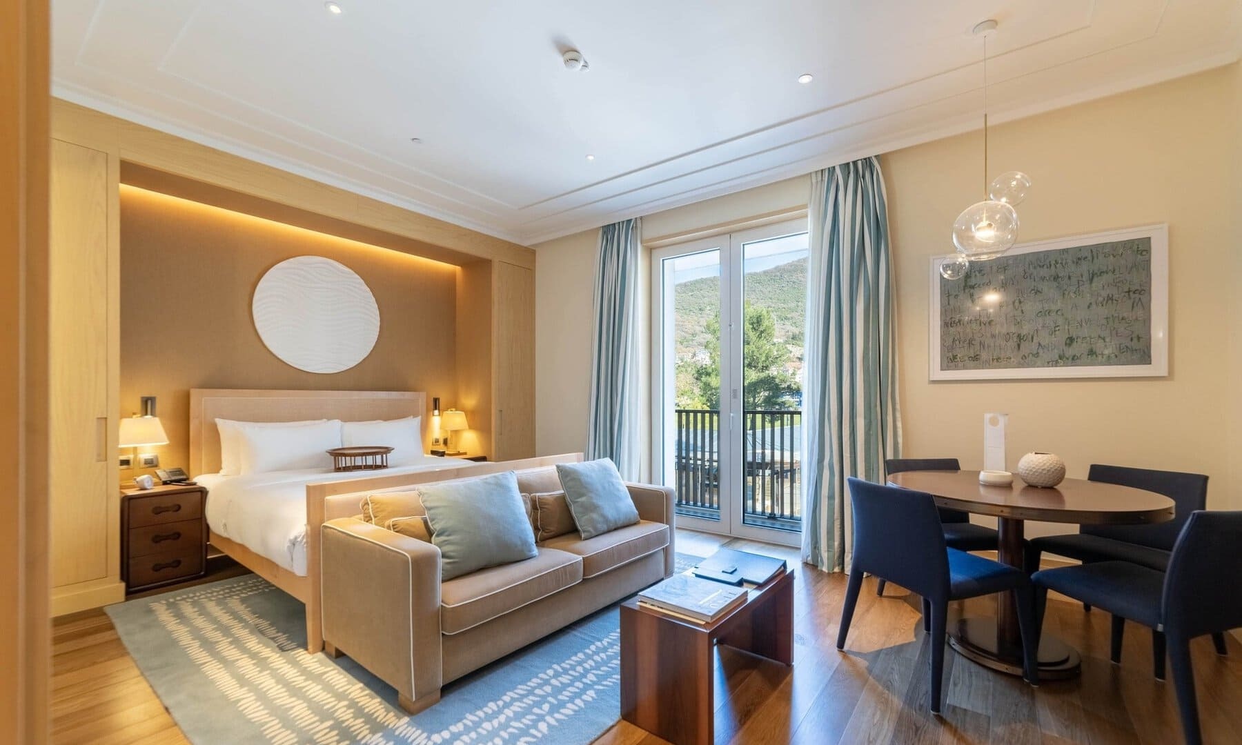 Regent Pool Club Studio in Baia, Porto Montenegro