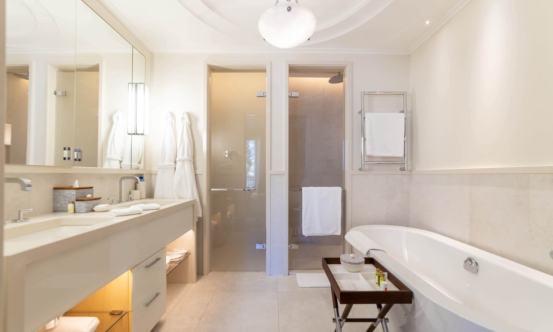 Regent Pool Club Studio in Baia, Porto Montenegro