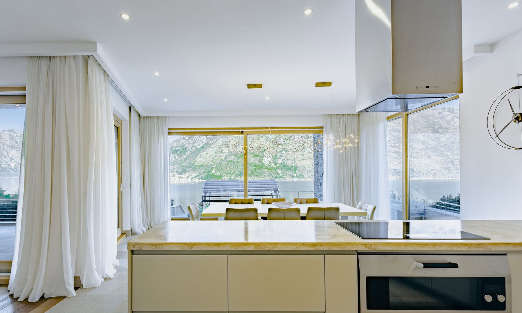 Four-Bedroom Villa with Pool in Stoliv, Kotor Bay