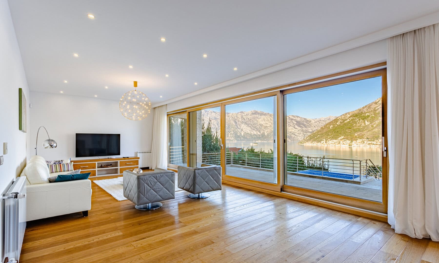 Four-Bedroom Villa with Pool in Stoliv, Kotor Bay