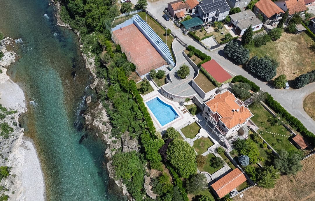 Five-Bedroom Riverside Estate near Podgorica