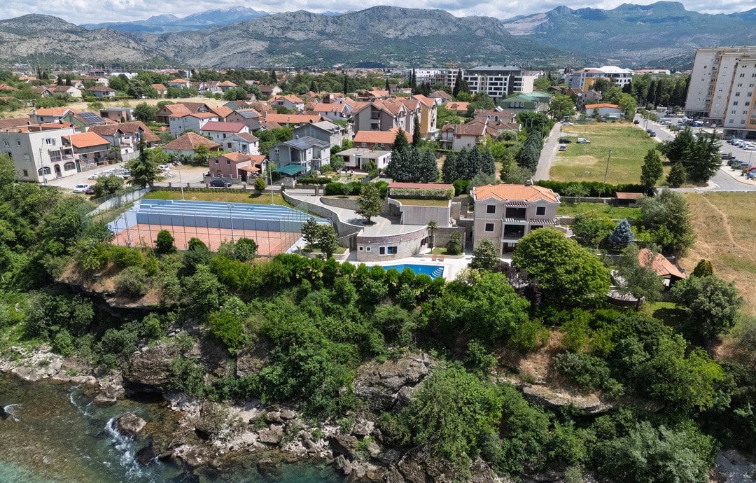 Five-Bedroom Riverside Estate near Podgorica