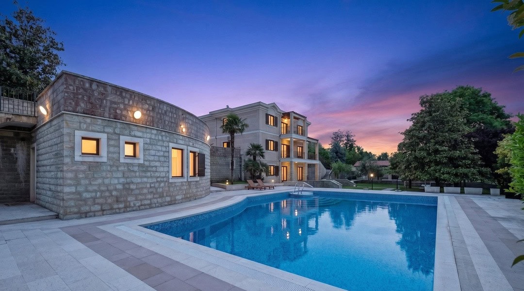 Five-Bedroom Riverside Estate near Podgorica