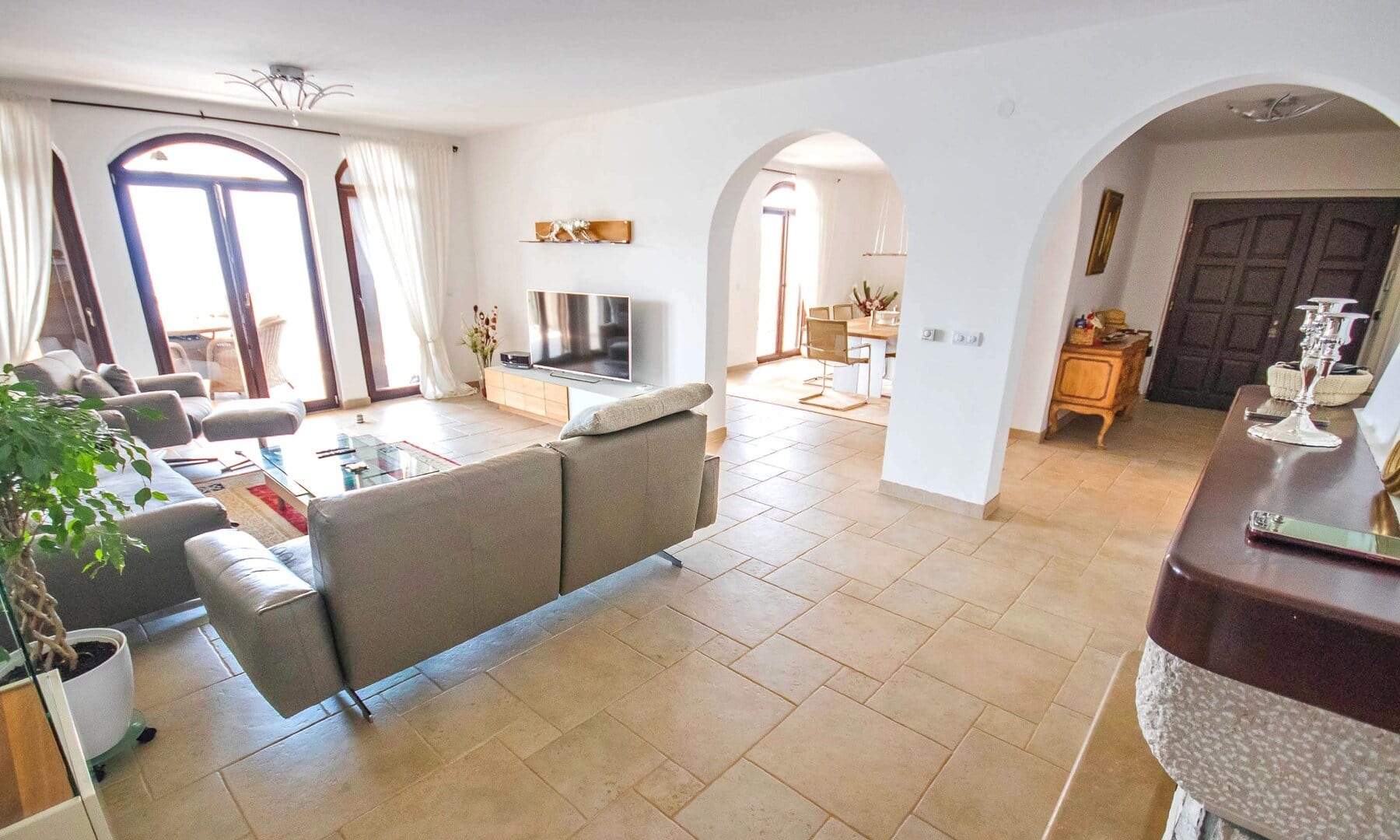 Six-Bedroom Waterfront Villa in Utjeha, Bar Riviera