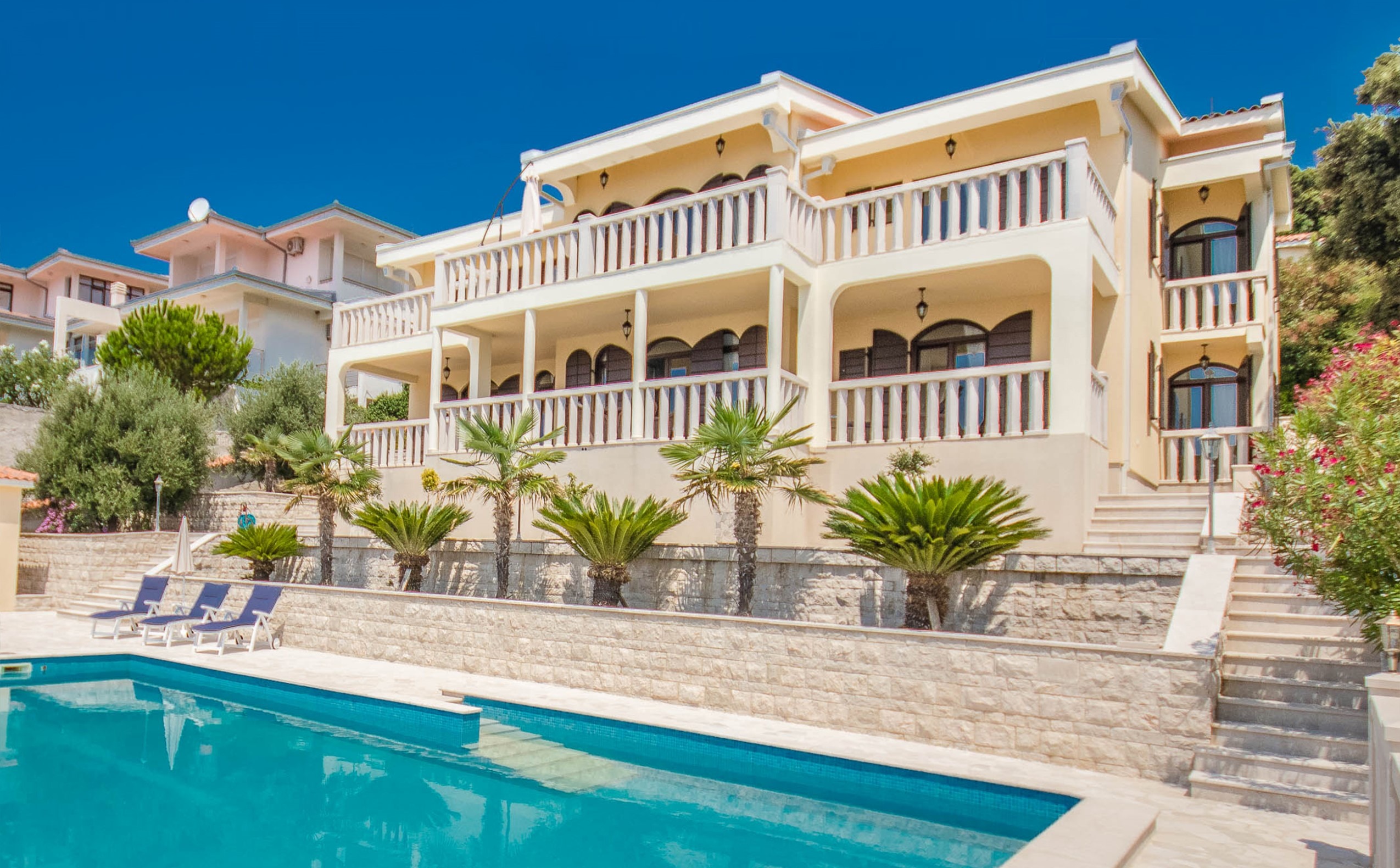 Six-Bedroom Waterfront Villa in Utjeha, Bar Riviera