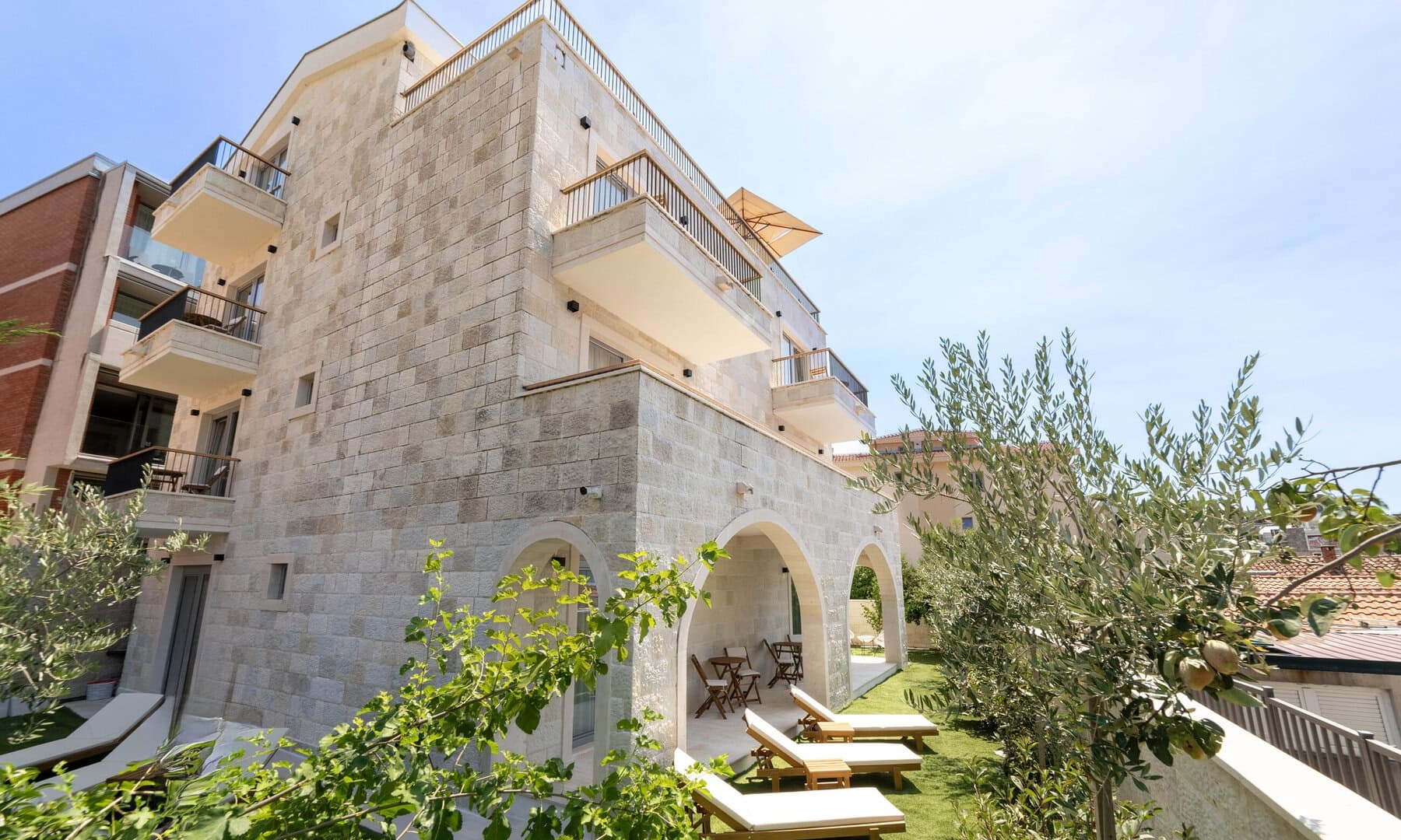 Ten-Unit Boutique Hotel in Pržno, Budva Riviera