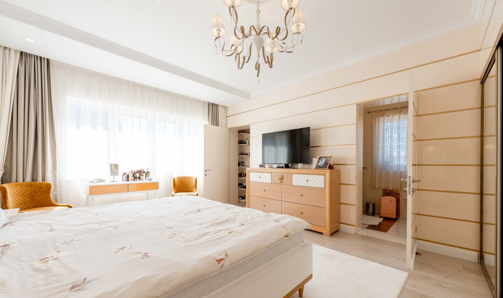 Five-Bedroom Villa with Guest House in Blizikuće, Budva Riviera