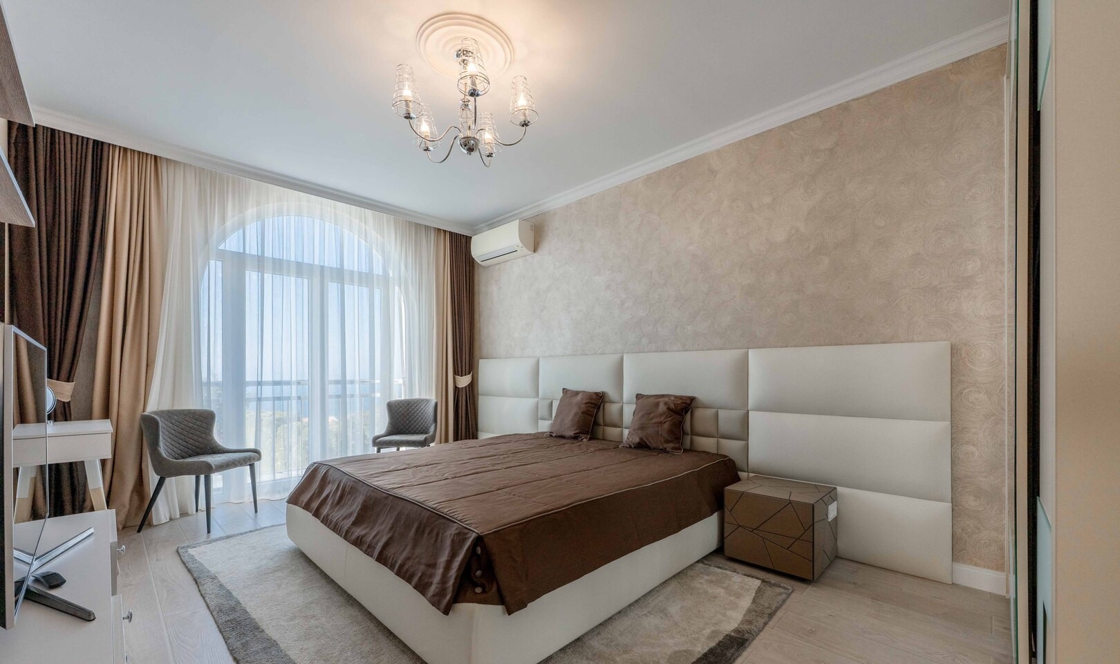 Five-Bedroom Villa with Guest House in Blizikuće, Budva Riviera