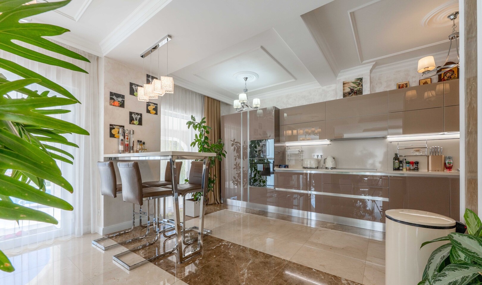 Five-Bedroom Villa with Guest House in Blizikuće, Budva Riviera