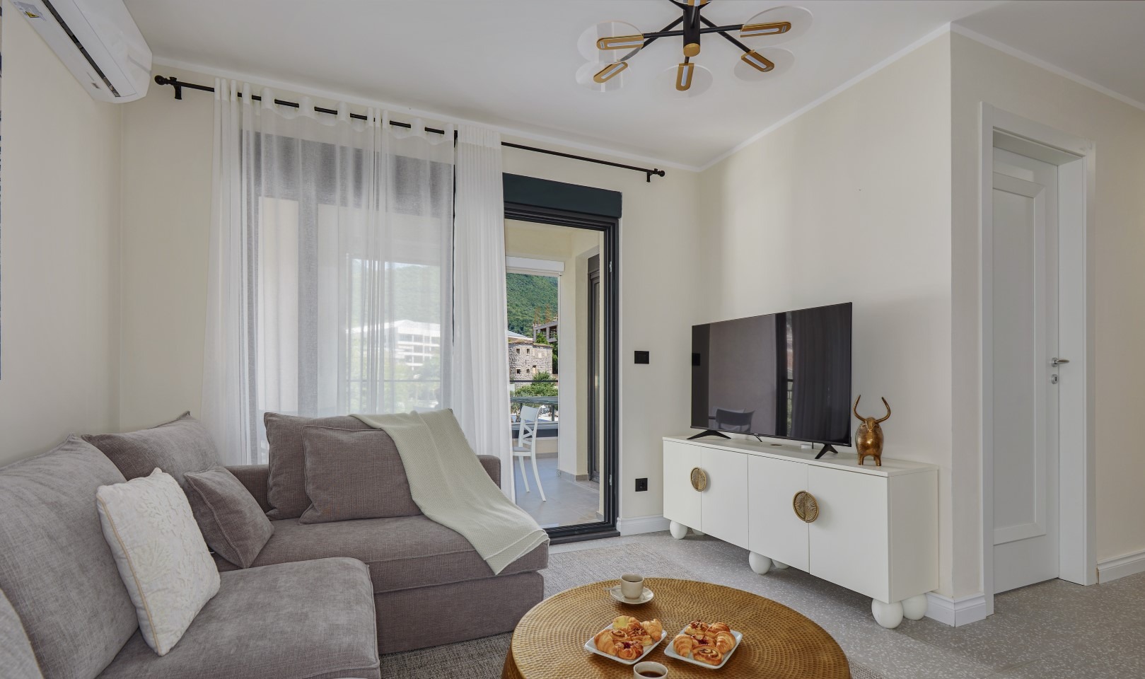 Three-Bedroom Apartment in Donja Lastva, Tivat