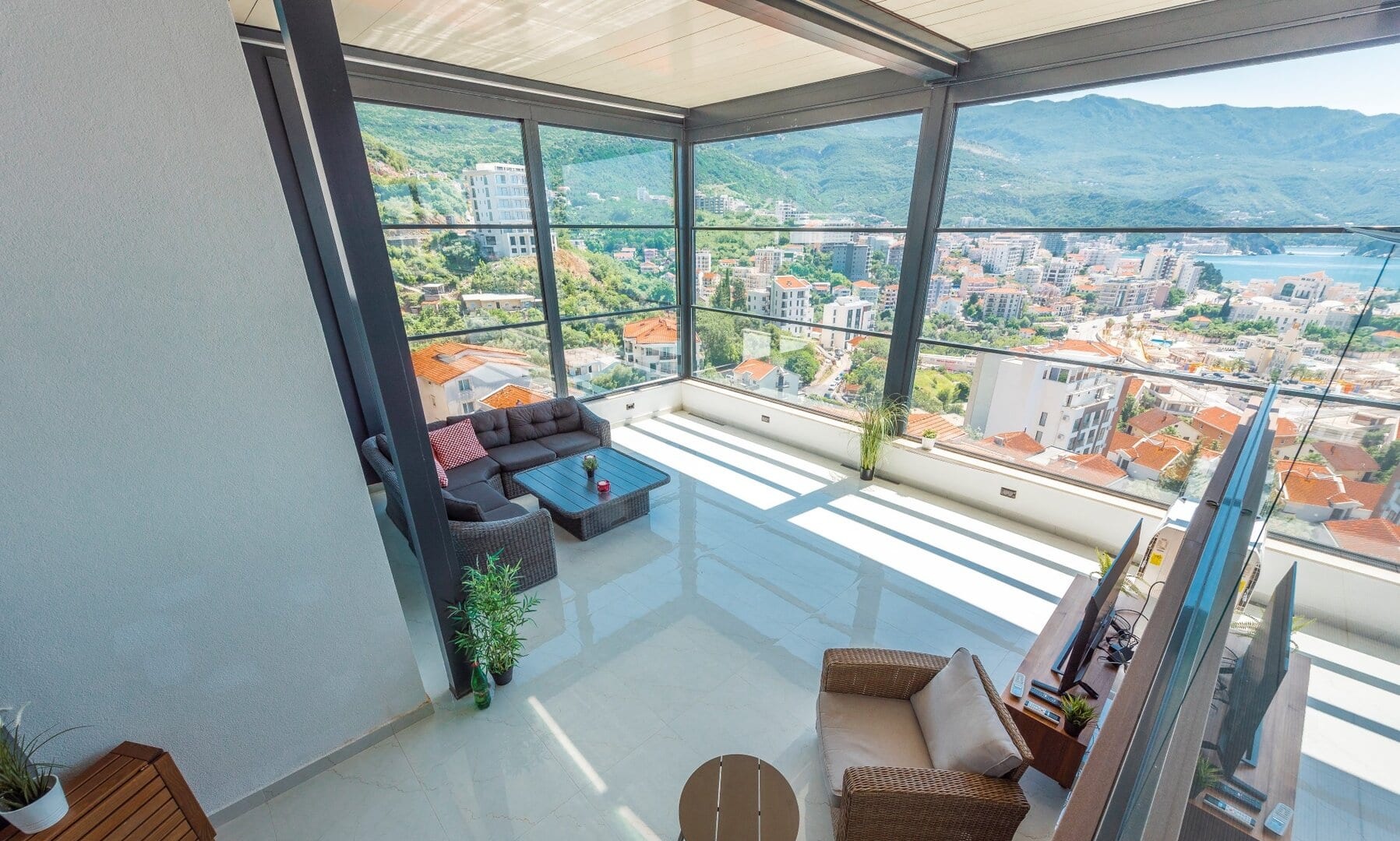 Six-Bedroom Duplex Penthouse with Private Pool in Bečići