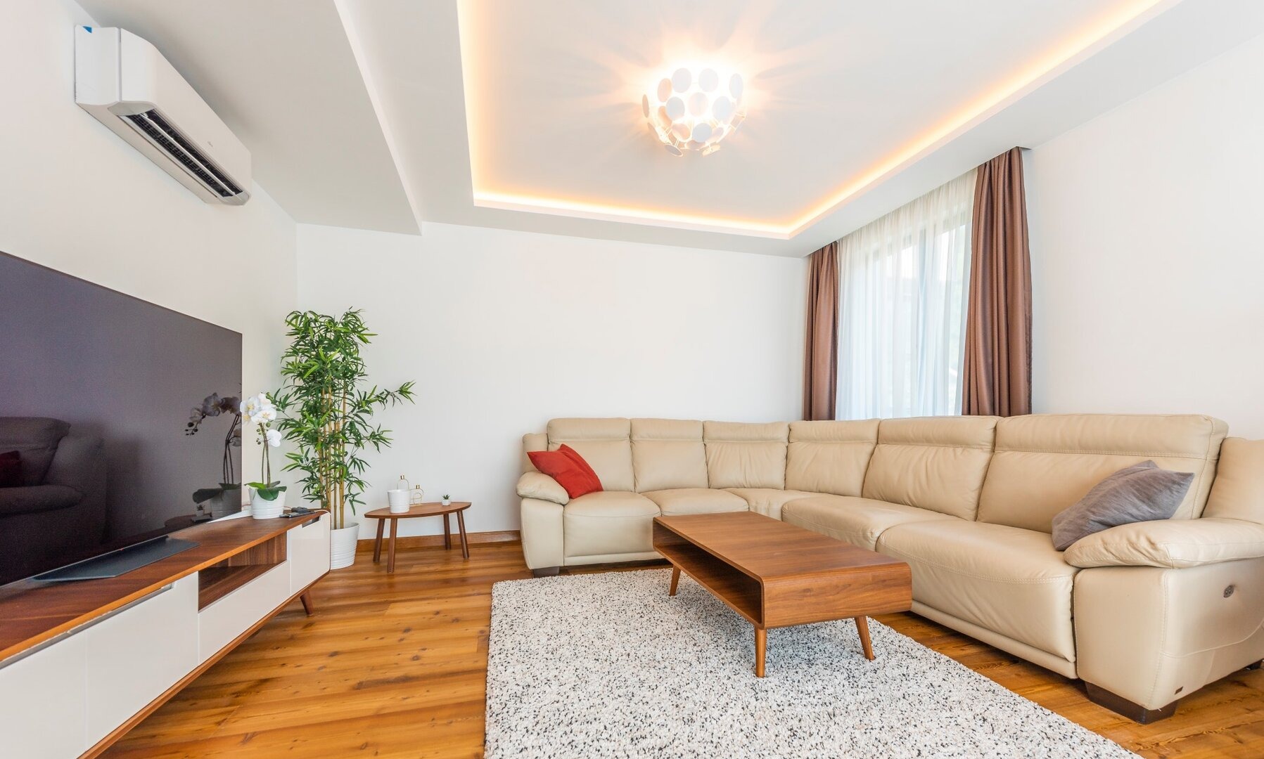 Six-Bedroom Duplex Penthouse with Private Pool in Bečići