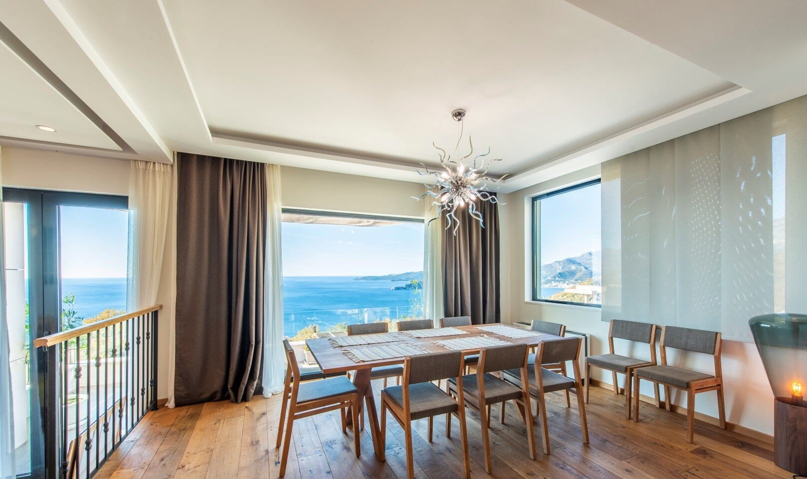 Six-Bedroom Villa with Pool in Blizikuće, Budva Riviera