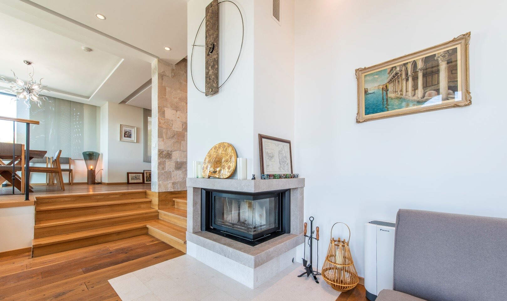 Six-Bedroom Villa with Pool in Blizikuće, Budva Riviera