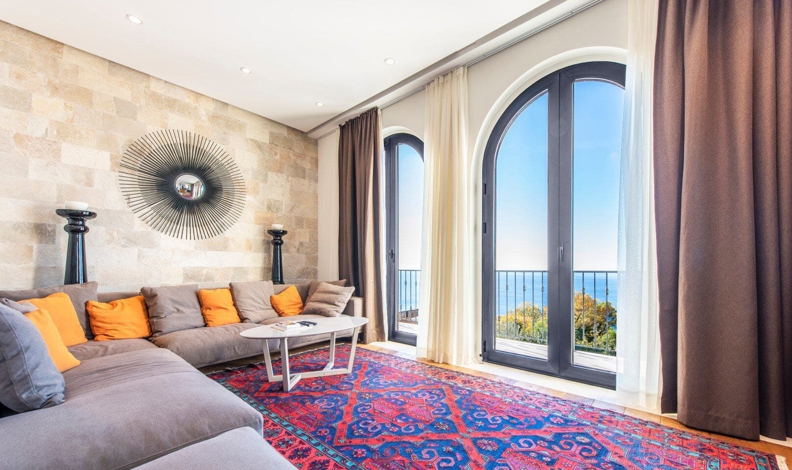 Six-Bedroom Villa with Pool in Blizikuće, Budva Riviera