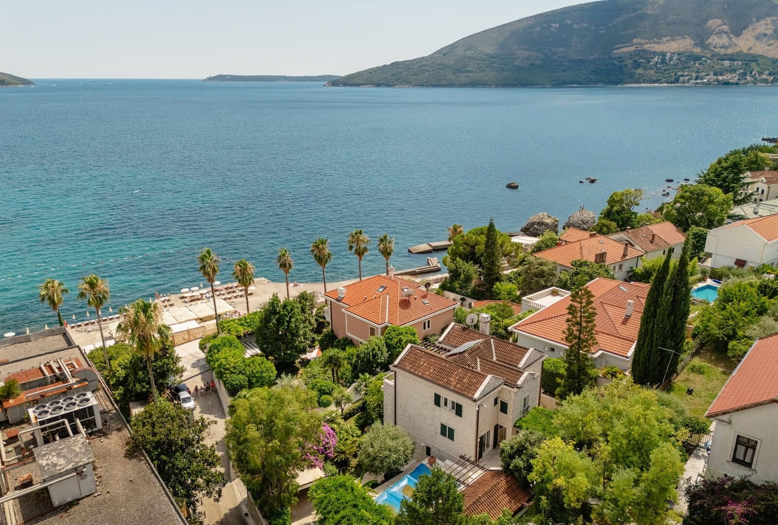 Six-Bedroom Villa with Pool in Savina, Herceg Novi