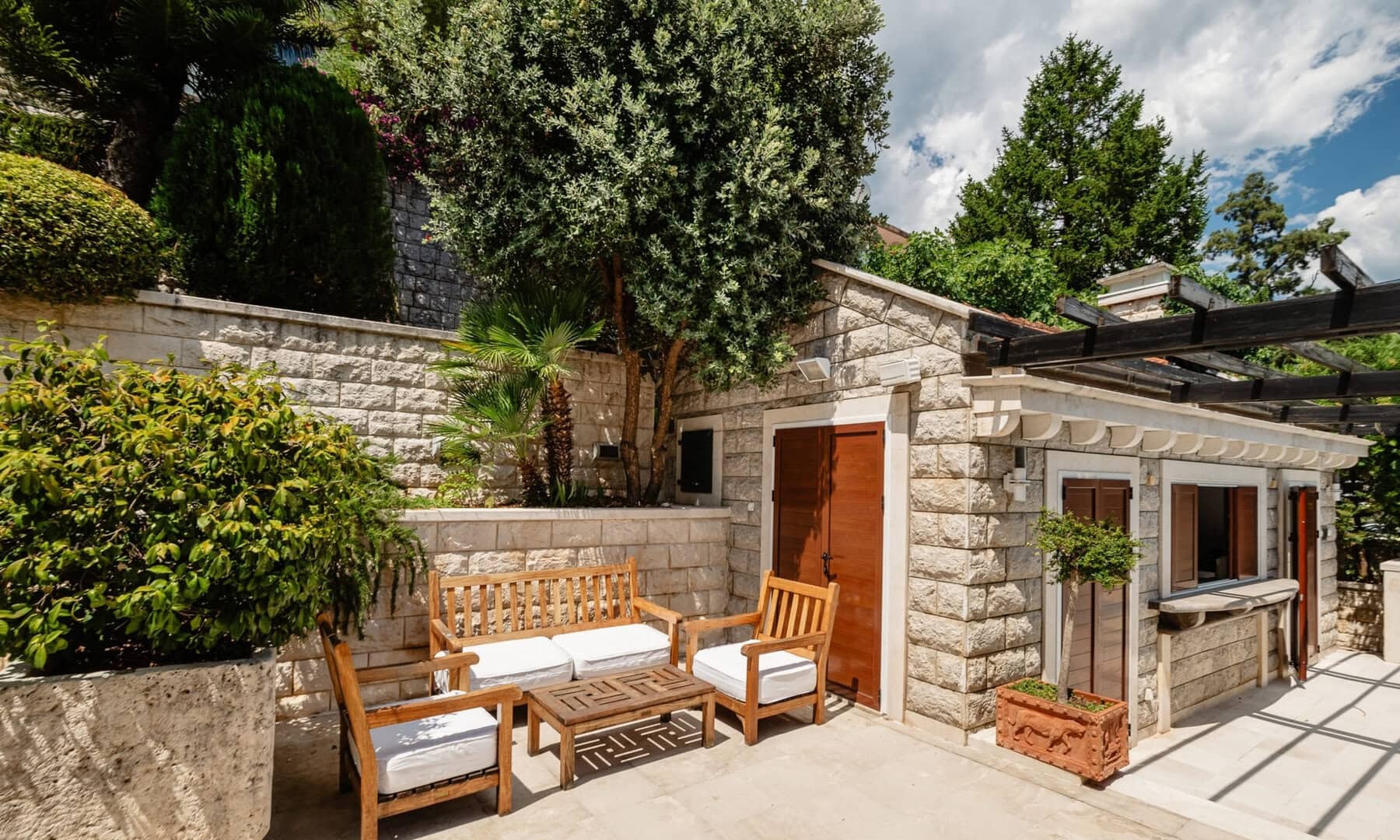 Six-Bedroom Villa with Pool in Savina, Herceg Novi