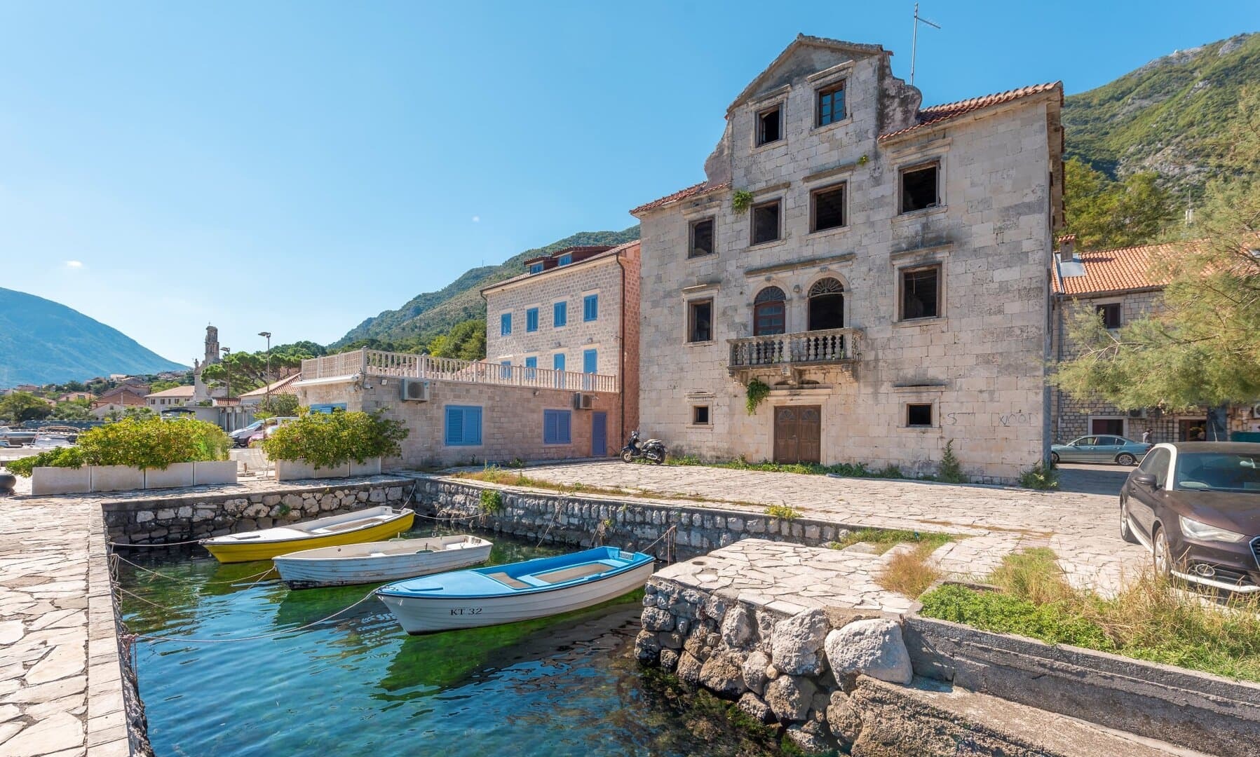 Historic Beskuca Palace on the Waterfront in Prčanj