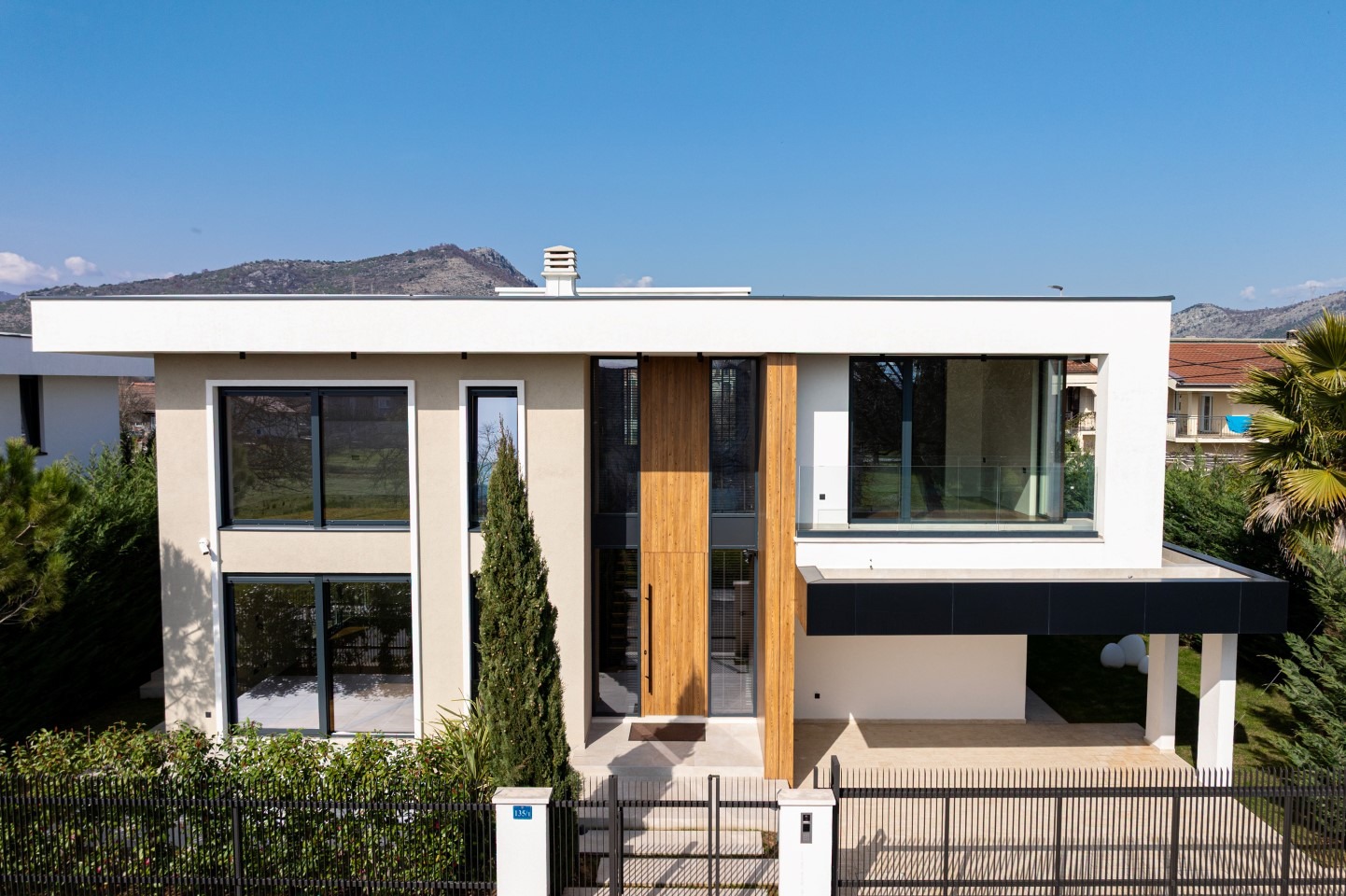 Four-Bedroom Villa in Gornja Gorica, Podgorica