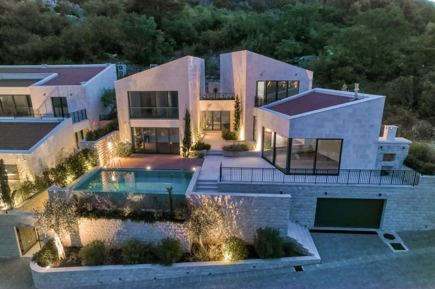 Four-Bedroom Villa Cherrie with Infinity Pool in Prčanj, Kotor