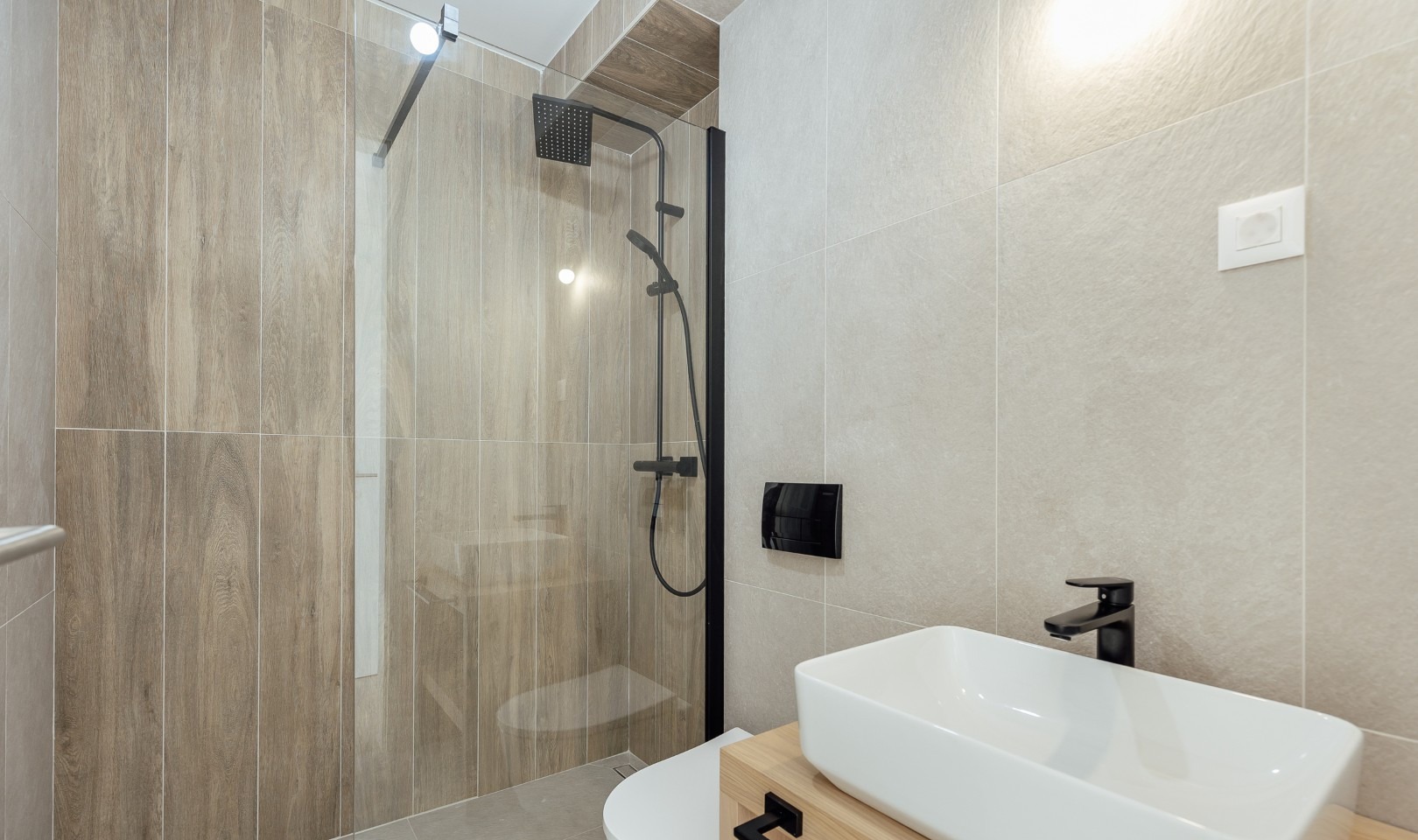 Five-Bedroom Villa with Heated Pool in Blizikuće, Budva Riviera