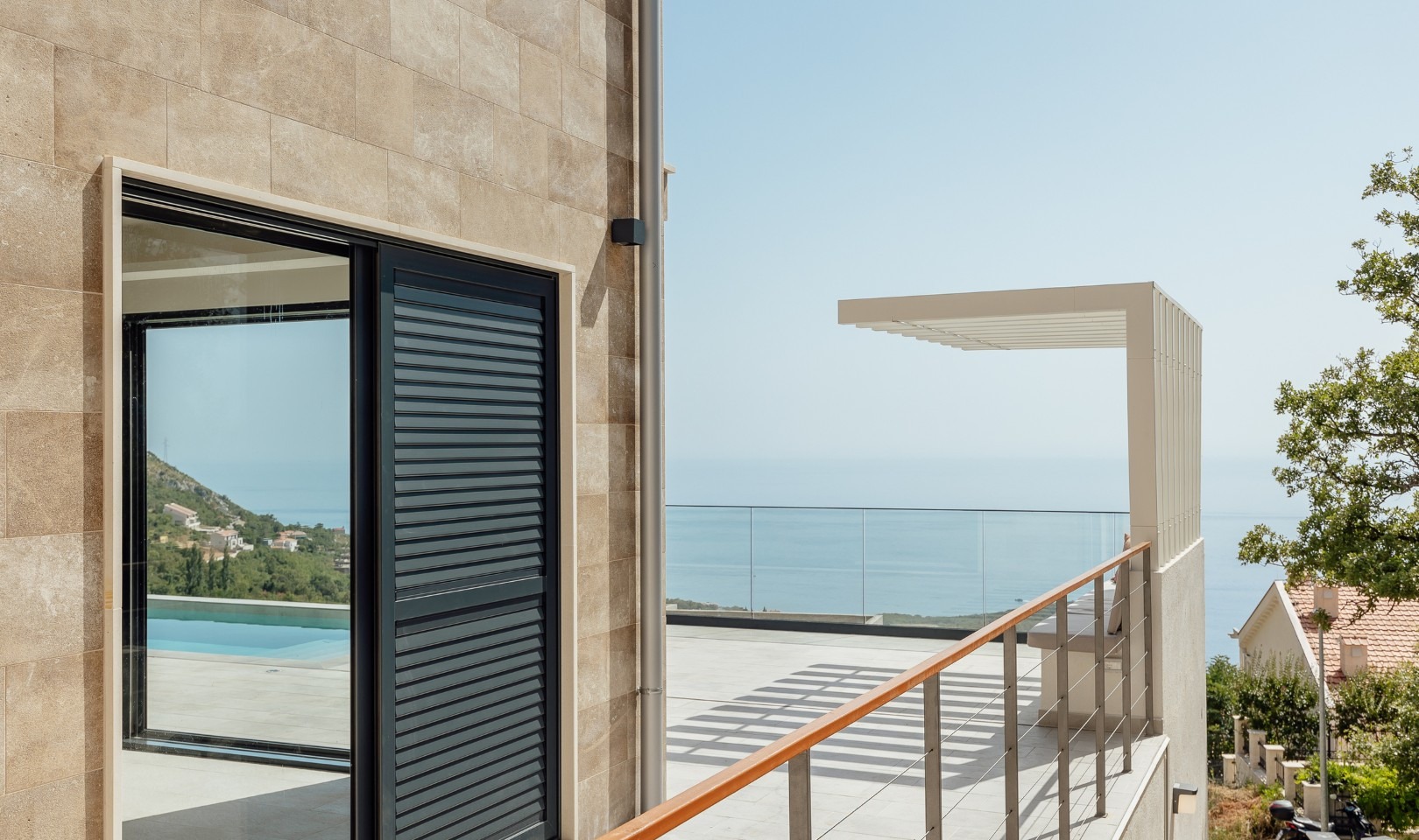 Five-Bedroom Villa with Heated Pool in Blizikuće, Budva Riviera