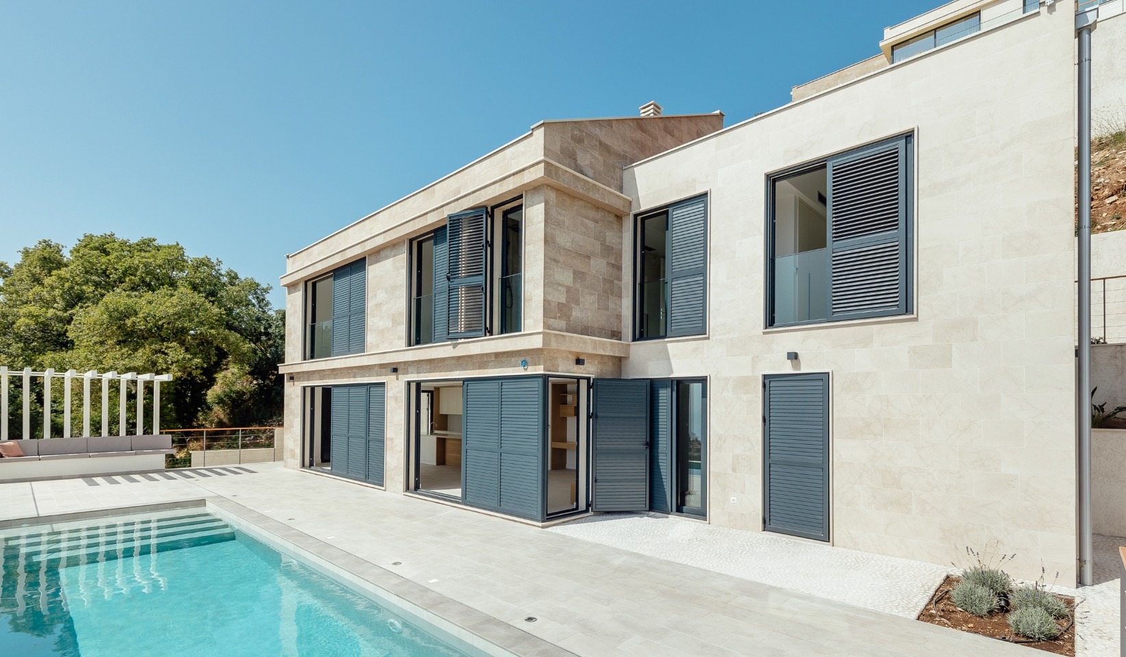 Five-Bedroom Villa with Heated Pool in Blizikuće, Budva Riviera
