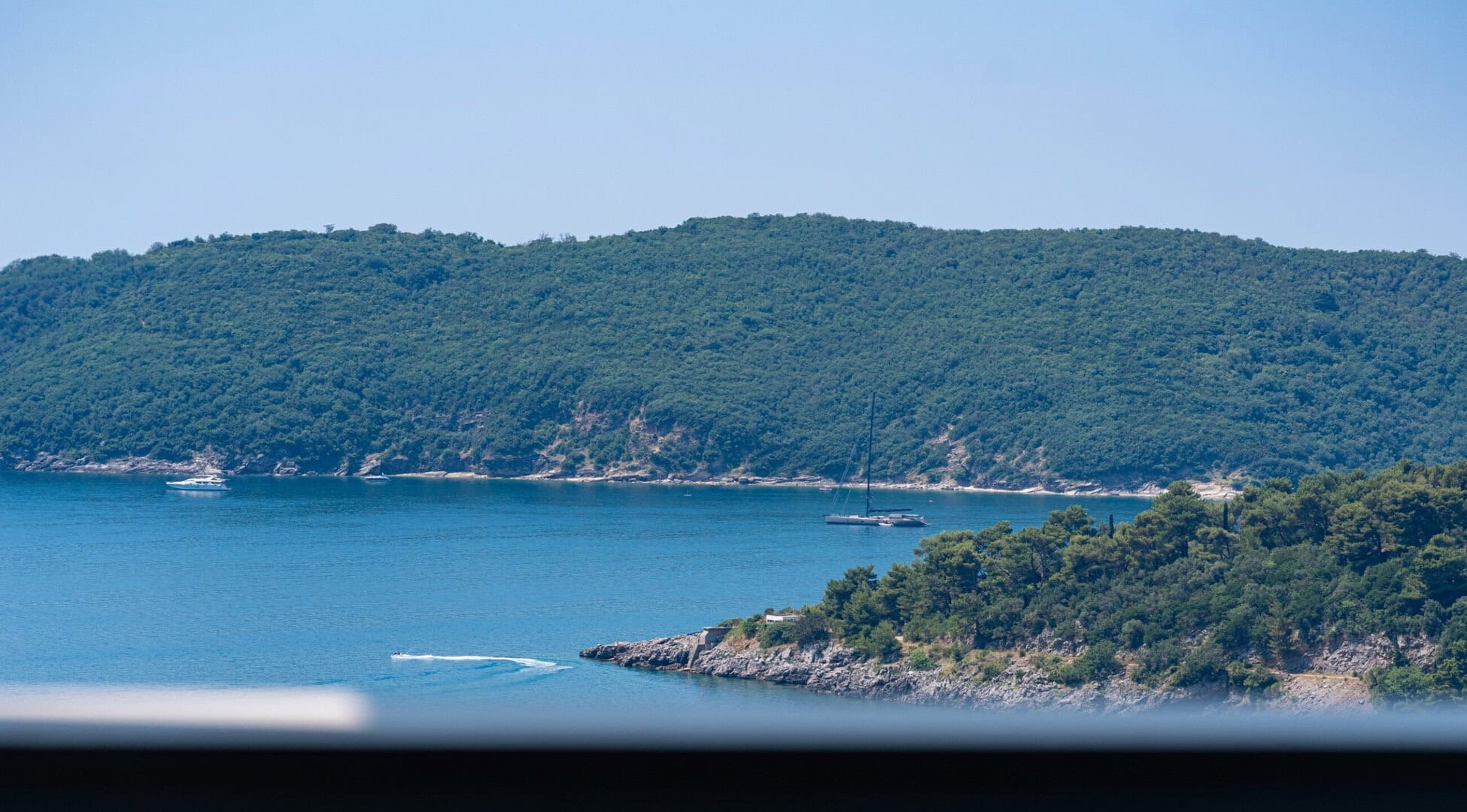 One-Bedroom Sea-View Apartment in Bečići, Budva Riviera
