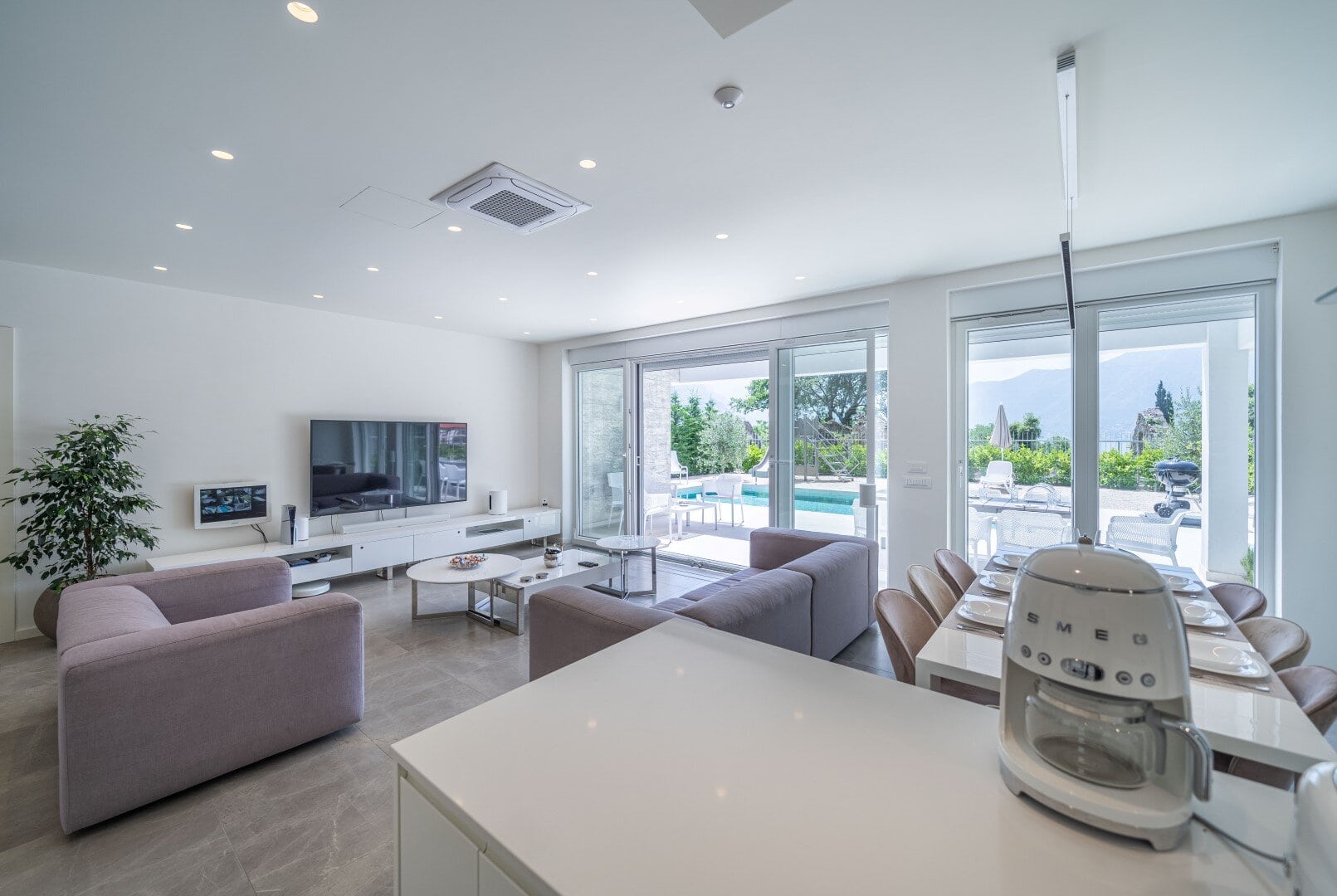 Three-Bedroom Villa with Pool in Orahovac, Kotor Bay