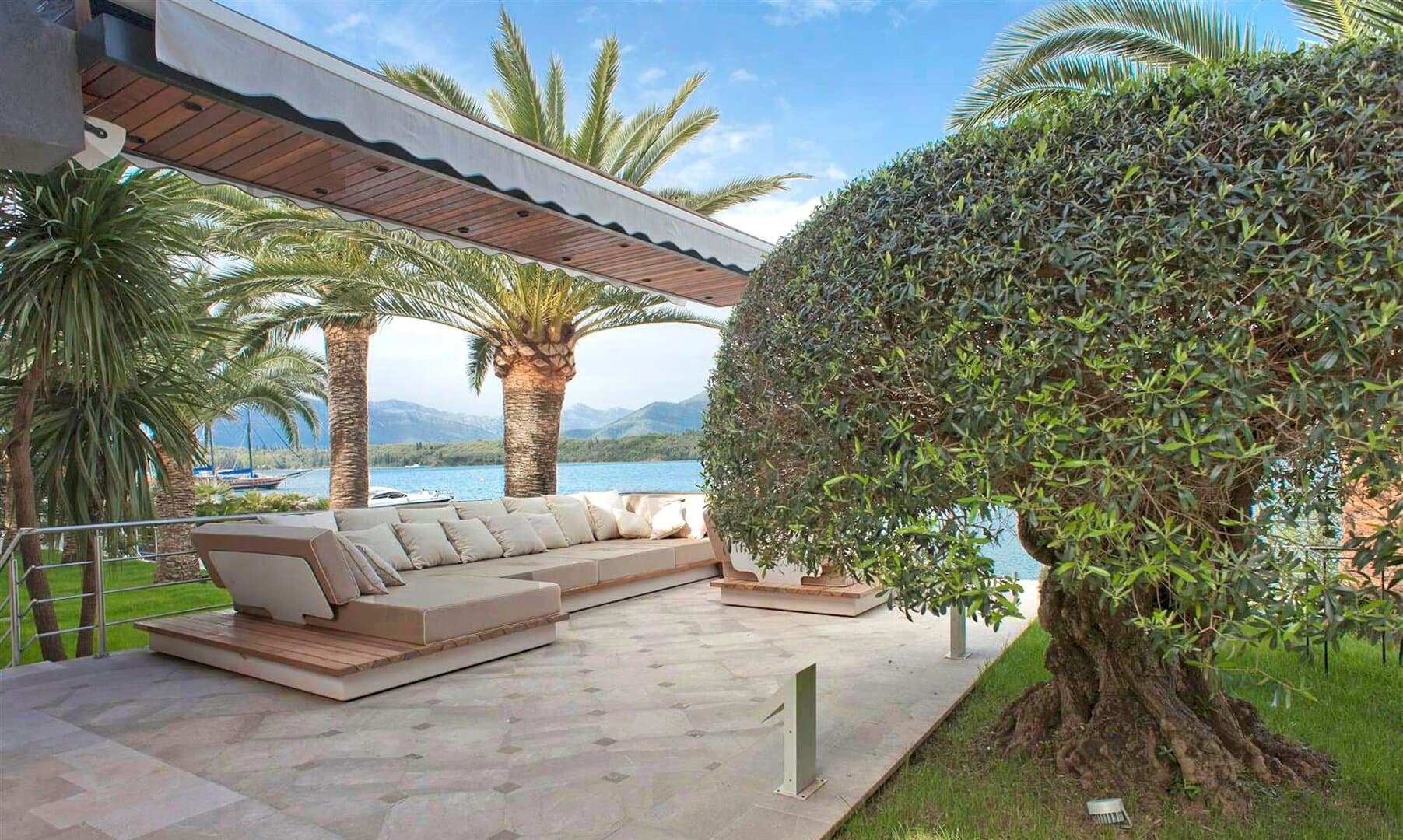 Three-Villa Waterfront Estate in Đuraševići, Tivat Bay